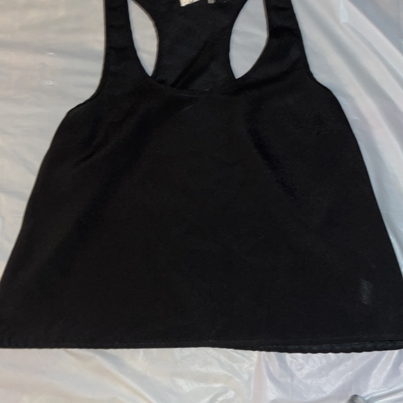 ONE CLOTHING - Picture 3 of 4